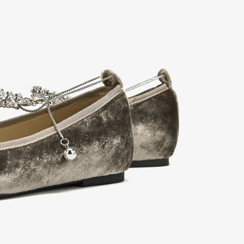 73hours女鞋秀场笔记2025秋季新品圆头平底纯色平跟单鞋