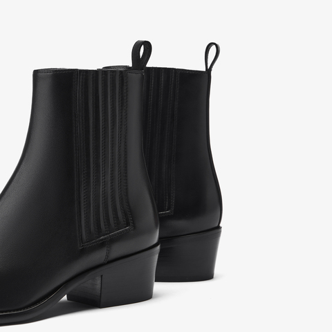 73hours女鞋复古手册2025冬季新品尖头方跟纯色时装靴