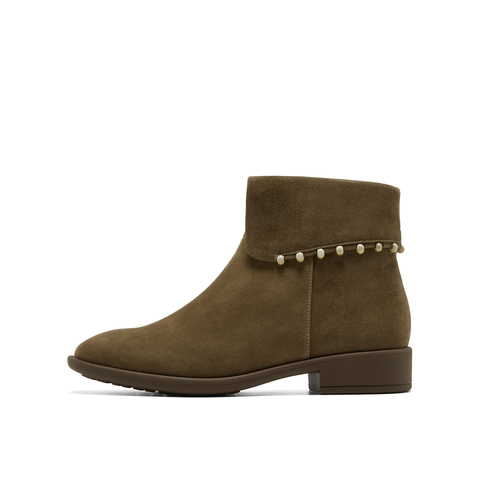 真美诗2025年冬季新款翻领V口复古知性羊皮革纯色时装靴YZK16DD5