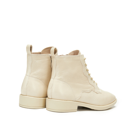 真美诗2025年冬季新款飒爽干练羊皮革经典马丁靴YZK21DD5