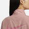 nike耐克2023年新款女子W NK DF SWOOSH HBR JKT梭织外套FB4695-618