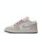 NIKE耐克2024女大童AIR JORDAN 1 LOW SE (GS)乔丹篮球鞋FQ8094-100