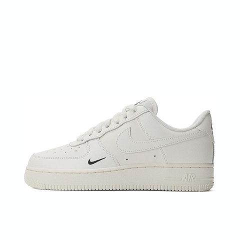 NIKE耐克2024女子WMNS AIR FORCE 1 '07 ESS休闲鞋HF1058-133