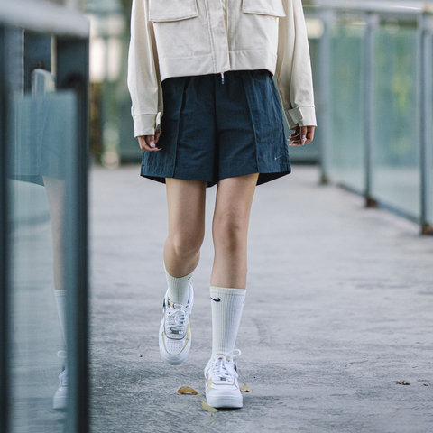 NIKE耐克2025女子AS W NSW ESSNTL MR 5IN WVN SHR梭织短裤FV6623-060