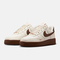 NIKE耐克2025女子W AIR FORCE 1 '07休闲IM3378-122