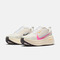 NIKE耐克2026女子W NIKE VOMERO PLUS跑步IQ1154-161