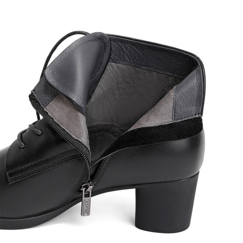 森达时尚小皮靴女2023冬季新款商场同款通勤粗跟休闲短靴STR01DD3