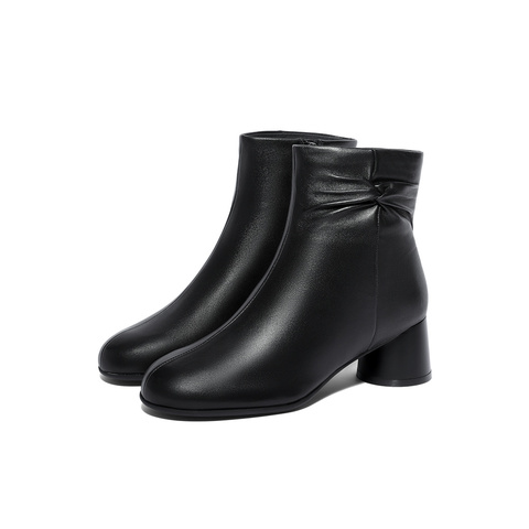 森达时尚弹力靴女2023冬季新款商场同款软面褶皱粗跟短靴STY01DD3