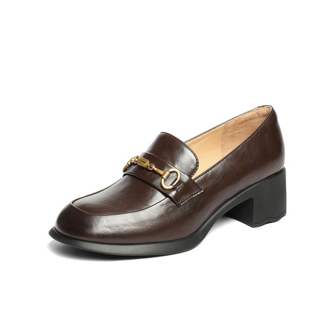 森达通勤鞋女2025秋新商场同款马衔扣粗跟单鞋XQK01CA5