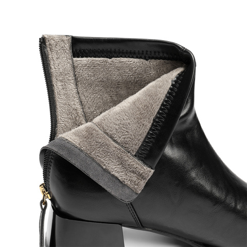 森达弹力靴女2025冬季新款气质方头粗跟休闲短靴ZTI17DD5