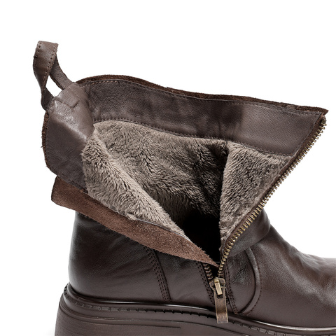 森达时装靴女2025冬新商场同款抓纹皮带扣潮流中筒靴XTJ01DZ5