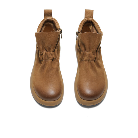 森达休闲靴女2025冬新简约褶皱厚底舒适休闲短皮靴ZTI20DD5