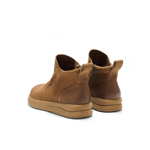 森达休闲靴女2025冬新简约褶皱厚底舒适休闲短皮靴ZTI20DD5