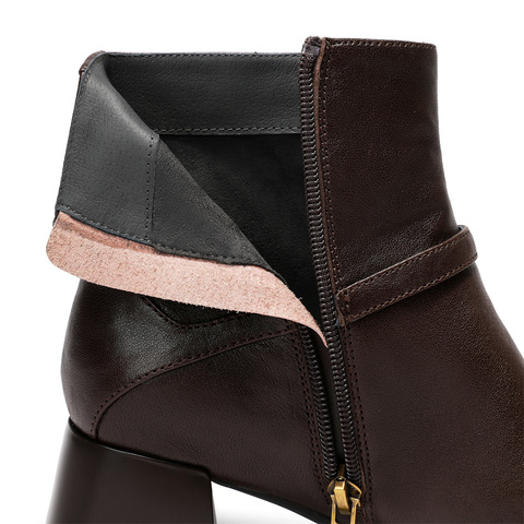 森达时装靴女2025冬新商场同款抓纹时尚短皮靴XVS01DD5