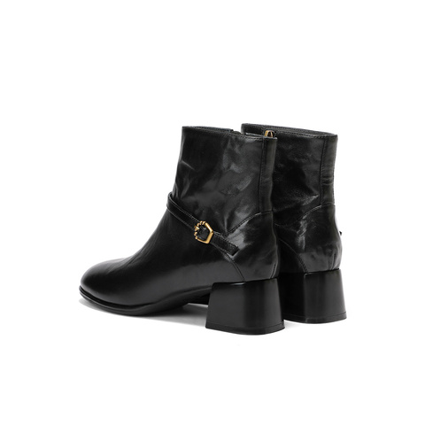 森达时装靴女2025冬新商场同款抓纹时尚短皮靴XVS01DD5