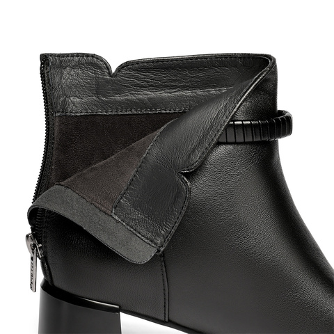 森达时装靴女2025冬季新款气质高跟时尚短皮靴WP056DD5