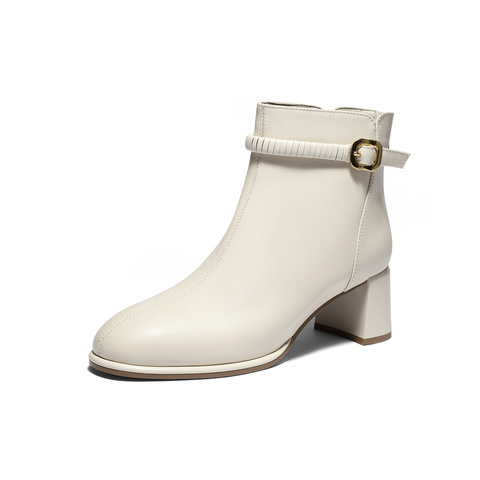 森达时装靴女2025冬季新款气质高跟时尚短皮靴WP056DD5