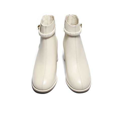 森达时装靴女2025冬季新款气质高跟时尚短皮靴WP056DD5