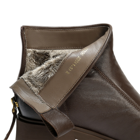 森达时装靴女2025冬季新款时尚粗跟厚底休闲短皮靴ZTI06DZ5