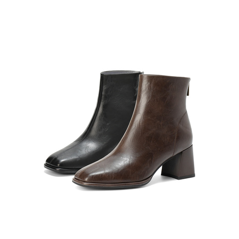 森达弹力靴女2025冬季新款气质方头粗高跟短靴ZTI16DZ5