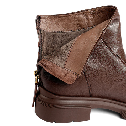 森达时装靴女2025冬新商场同款时尚真皮休闲短靴ZTI66DD5