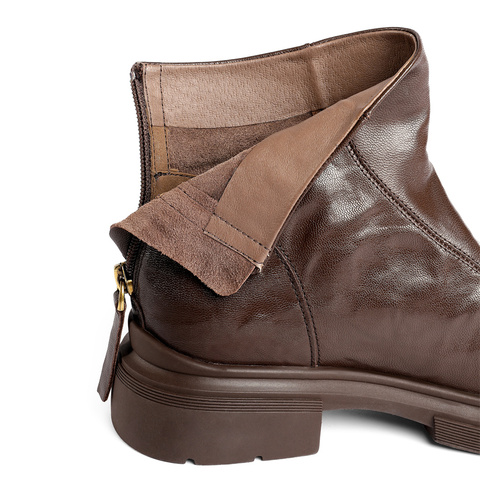 森达时装靴女2025冬新商场同款时尚真皮休闲短靴ZTI66DD5