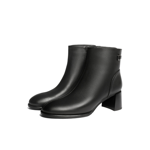 森达时装靴女2025冬季新款气质显瘦粗高跟短皮靴WP057DD5