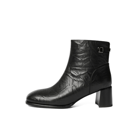 森达时装靴女2025冬季新款气质显瘦粗高跟短皮靴WP057DD5