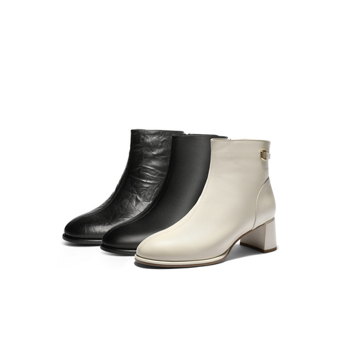 森达时装靴女2025冬季新款气质显瘦粗高跟短皮靴WP057DD5