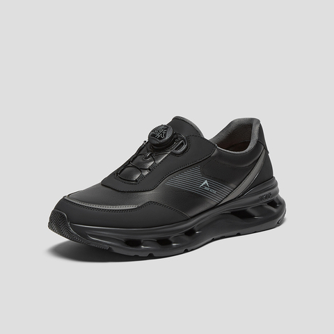 SKAP圣伽步男鞋2025秋季新款户外运动厚底旋转扣拼色舒适男休闲鞋