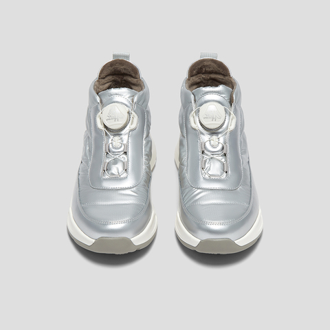 SKAP圣伽步女鞋2025冬季新款运动靴短筒保暖高帮轻质女款休闲靴