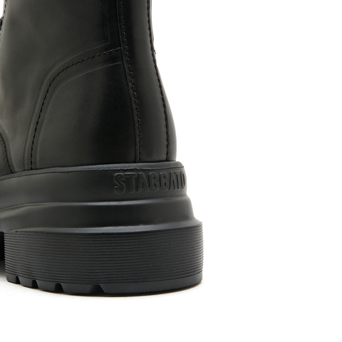 思加图2022冬季新款英伦风厚底马丁靴短靴女皮靴EF302DD2