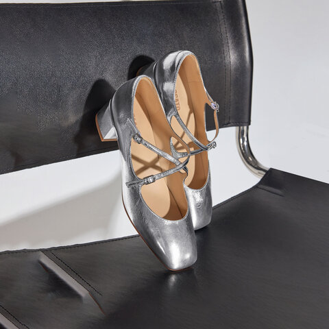 思加图2023秋季新款法式复古玛丽珍鞋粗跟方头单鞋银色女鞋子D6897CQ3