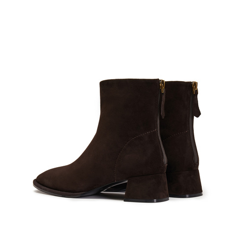 思加图2024冬季气质通勤短靴时装靴粗跟复古女靴子J2560DD4