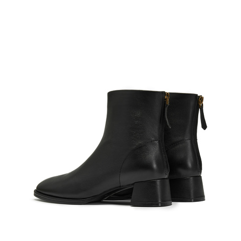 思加图2024冬季气质通勤短靴时装靴粗跟复古女靴子J2560DD4