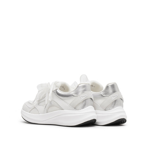 思加图2025春季新款甜酷运动鞋厚底增高休闲鞋透气女鞋H2921AM5