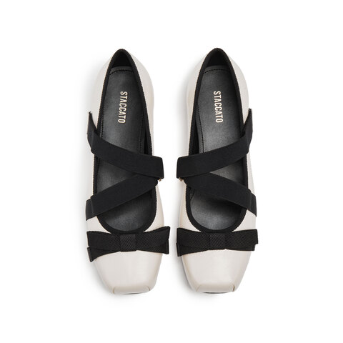 思加图2025秋季新款复古芭蕾舞鞋浅口鞋平底单鞋小皮鞋女鞋R2516CQ5