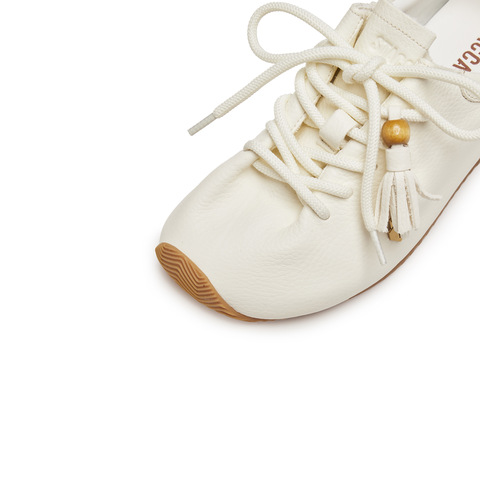 思加图2025秋季新款复古百搭运动休闲鞋小白鞋系带单鞋女鞋L2110CM5