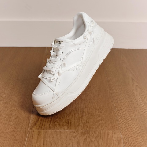 思加图2025秋季新款捕梦蝴蝶小白鞋板鞋厚底增高休闲鞋女EUW27CM5