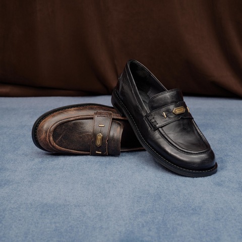 思加图2025秋季新款黑茶伯爵乐福鞋一脚蹬小皮鞋女单鞋子EHH03CA5