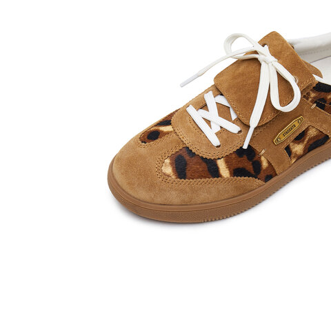 思加图2025秋季新款小音符德训鞋阿甘鞋运动休闲鞋板鞋女鞋EE927CM5