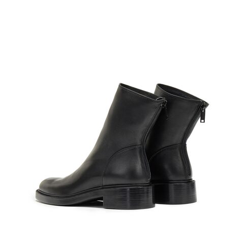 思加图2025冬季新款复古中靴瘦瘦靴时装靴粗跟通勤女靴子Z1604DZ5