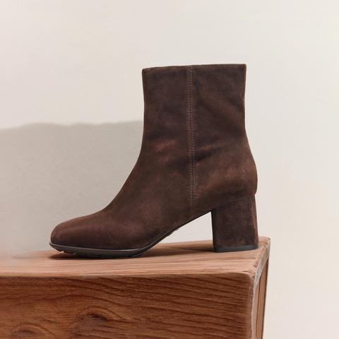 思加图2025冬季新款雾都恋人时装靴短靴粗跟复古女皮靴子EIB02DD5