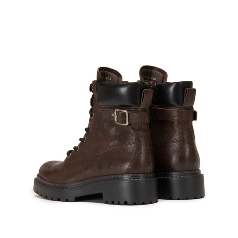 思加图2025冬季新款滚石街马丁靴厚底增高短靴时装靴女靴EIU01DD5