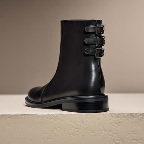 思加图2025冬季新款英伦风短靴粗跟时装靴黑色气质女靴EAJ43DD5