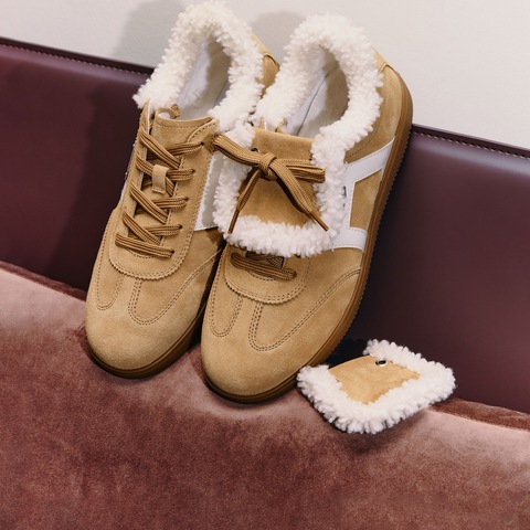 思加图2025冬季新款小音符保暖毛毛鞋德训鞋休闲鞋女鞋子EE925DM5