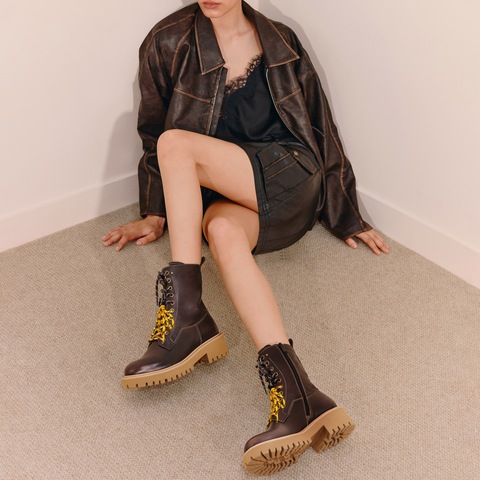 思加图2025冬季新款灵魂乐手马丁靴中筒靴厚底时装鞋女靴EGB51DZ5