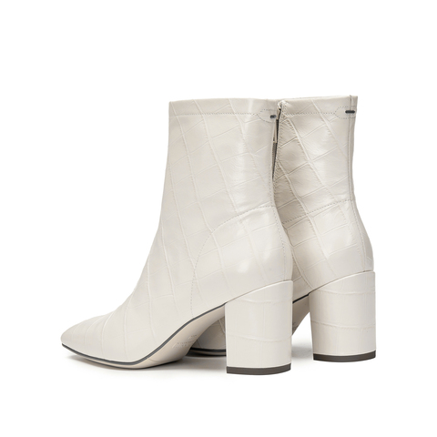 思加图2025冬季新款优雅时装靴短靴高跟靴黑色通勤女皮靴EYJ01DD5