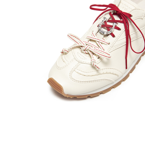 思加图2026春季新款时尚德训鞋小白鞋平底休闲运动鞋女鞋EZA09AM6