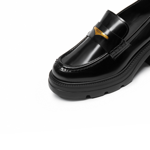 思加图2026春季新款小海鸥爵士乐福鞋小皮鞋厚底一脚蹬女EEZ22AA6